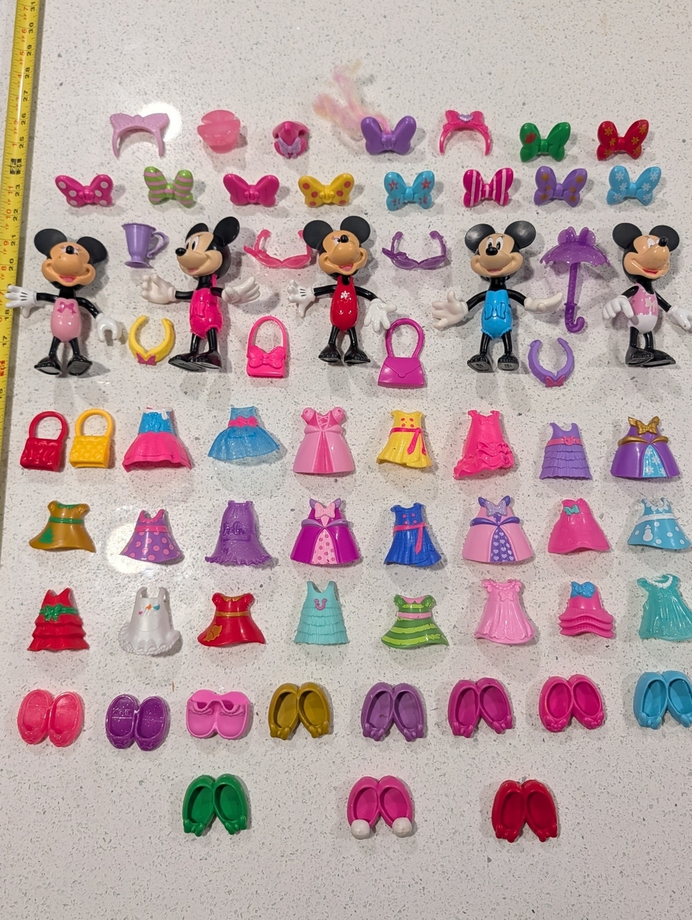 MASSIVE Huge Lot Disney MINNIE MOUSE Bowtique Snap Style Bow-Tique Dress Up Doll